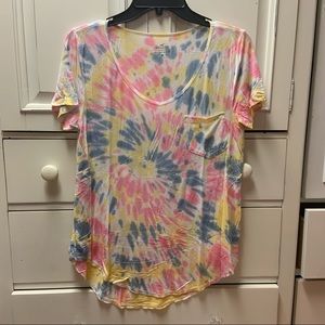 EUC hollister must have t shirt